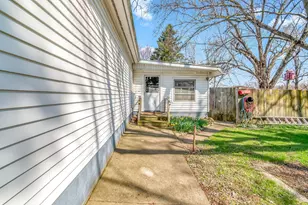 1171 S Meridian Rd, Hudson, MI 49247 - Photo 11