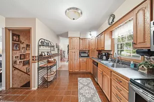 3381 Pine Ridge Dr, Jackson, MI 49201 - Photo 11