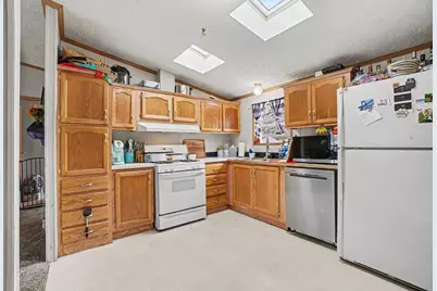 403 E 2nd Street, Lawton, MI 49065 - Photo 5