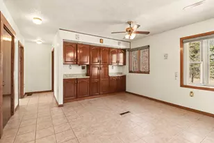 10103 W 40th St, Branch, MI 49402 - Photo 9