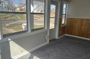 547 Ionia St, Belding, MI 48809 - Photo 5