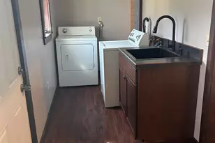 547 Ionia St, Belding, MI 48809 - Photo 9