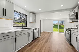 6592 Keigley St, Eau Claire, MI 49111 - Photo 7