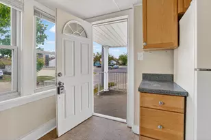 439 W Columbia Ave, Battle Creek, MI 49015 - Photo 5