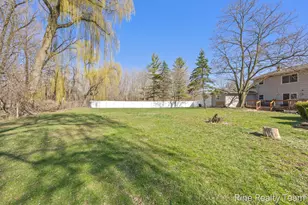 1555 Knapp St NE, Grand Rapids, MI 49505 - Photo 37