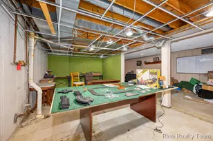 1555 Knapp St NE, Grand Rapids, MI 49505 - Photo 27