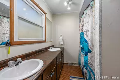 1555 Knapp Street NE, Grand Rapids, MI 49505 - Photo 15