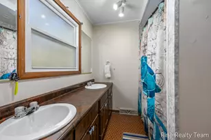 1555 Knapp St NE, Grand Rapids, MI 49505 - Photo 15