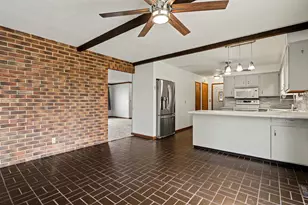 566 Kublick Dr, Benton Harbor, MI 49022 - Photo 7