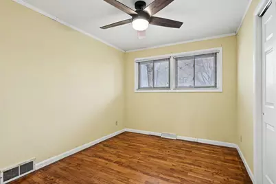 566 Kublick Drive, Benton Harbor, MI 49022 - Photo 13