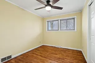 566 Kublick Dr, Benton Harbor, MI 49022 - Photo 13