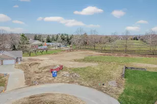 135 Lexington Pointe Dr, Niles, MI 49120 - Photo 9