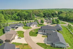 135 Lexington Pointe Dr, Niles, MI 49120 - Photo 7