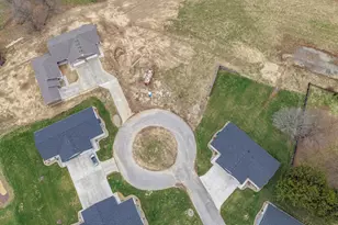 137 Lexington Pointe Dr, Niles, MI 49120 - Photo 5