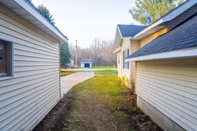 1407 Kenwood Avenue, Belding, MI 48809 - Photo 27