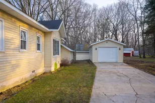 1407 Kenwood Ave, Belding, MI 48809 - Photo 3