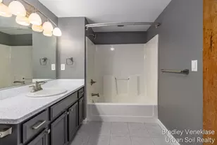 940 Monroe Ave NW, Grand Rapids, MI 49503 - Photo 9