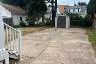 907 Lake Michigan Dr NW, Grand Rapids, MI 49504 - Photo 19