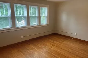 907 Lake Michigan Dr NW, Grand Rapids, MI 49504 - Photo 9