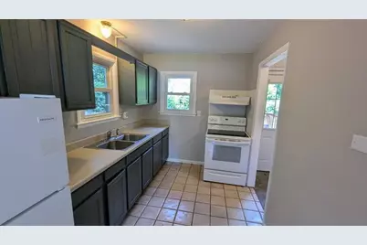 2211 Roseland Avenue, Kalamazoo, MI 49001 - Photo 7