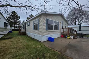 219 Circle Dr, Fremont, MI 49412 - Photo 1