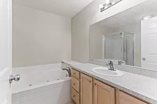 28471 Carlton Way Dr, Novi, MI 48377 - Photo 25