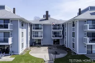 400 Lakeview Ct, Spring Lake, MI 49456 - Photo 1