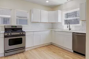 71 W Burnham Street W, Battle Creek, MI 49015 - Photo 11