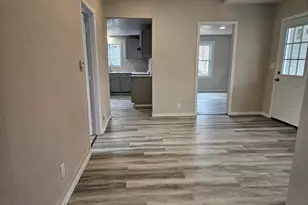 717 Bristol St, Adrian, MI 49221 - Photo 3