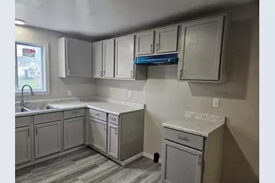 717 Bristol Street, Adrian, MI 49221 - Photo 5