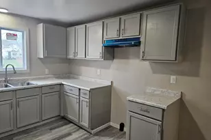 717 Bristol St, Adrian, MI 49221 - Photo 5