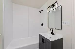 758 Pearl St, Benton Harbor, MI 49022 - Photo 25