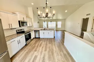 5147 Lk Pines Ct, Vicksburg, MI 49097 - Photo 7