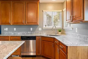 8302 N Warwick Ct, Ypsilanti, MI 48198 - Photo 9