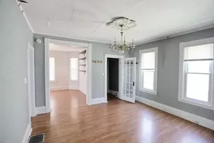 1027 Fulton St E, Grand Rapids, MI 49503 - Photo 3