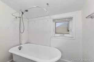 1027 Fulton St E, Grand Rapids, MI 49503 - Photo 21