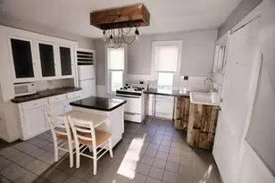 1027 Fulton St E, Grand Rapids, MI 49503 - Photo 5