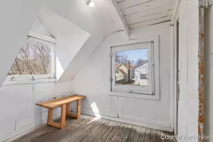 1027 Fulton St E, Grand Rapids, MI 49503 - Photo 23