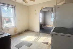 2742 Territorial Rd, Benton Harbor, MI 49022 - Photo 11