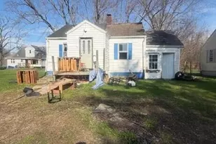 2742 Territorial Rd, Benton Harbor, MI 49022 - Photo 1