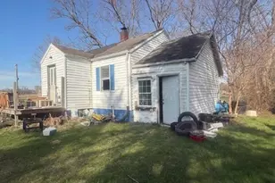 2742 Territorial Rd, Benton Harbor, MI 49022 - Photo 3