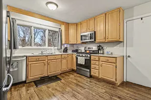 3342 Washington Ave, Saint Joseph, MI 49085 - Photo 5