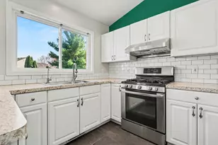 4606 Country Hill Dr SE, Kentwood, MI 49512 - Photo 11