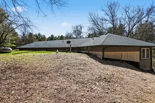 8362 E River Rd, Battle Creek, MI 49014 - Photo 7