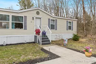 125 San Souci Dr NW, Sparta, MI 49345 - Photo 3