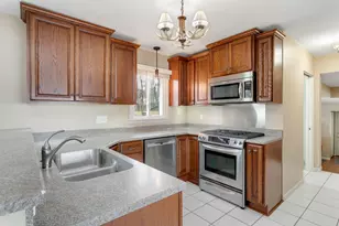 70032 Oak Leaf Dr, Edwardsburg, MI 49112 - Photo 17