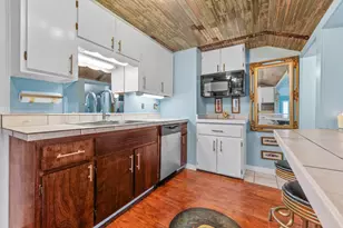 79 Budlong St, Hillsdale, MI 49242 - Photo 45