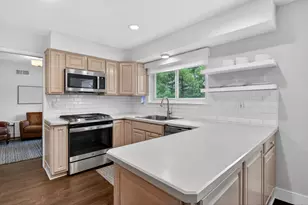 15895 Hickory Ridge Dr, Northville, MI 48168 - Photo 19