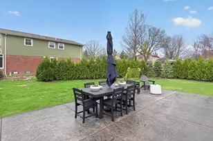 15895 Hickory Ridge Dr, Northville, MI 48168 - Photo 59