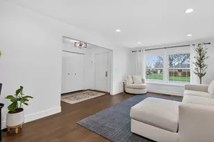 15895 Hickory Ridge Dr, Northville, MI 48168 - Photo 9